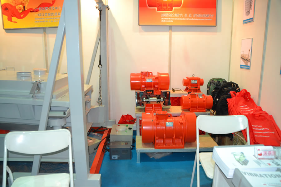 新鄉(xiāng)市振動(dòng)電機(jī)有限公司閃耀亮相第六屆上?；ぱb備展