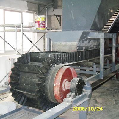 DDJ型大傾角帶式輸送機(jī)