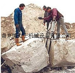 供應(yīng)玉石開采設(shè)備劈裂機