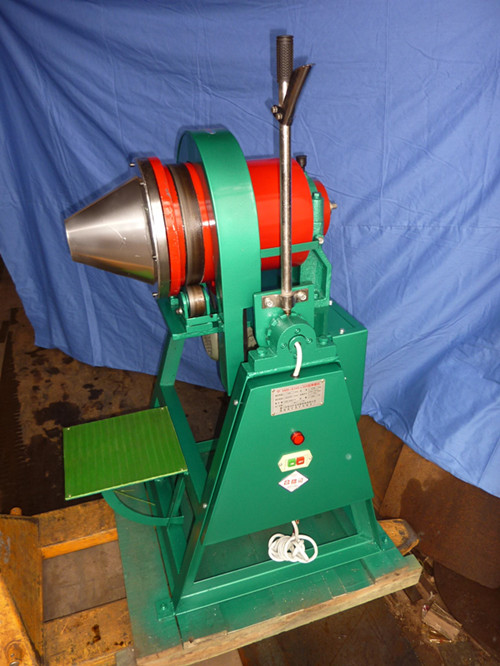 實(shí)驗(yàn)室XMB棒磨機(jī)、小型實(shí)驗(yàn)室選礦設(shè)備