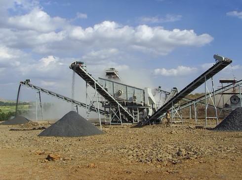 如何配置1000噸石灰石生產(chǎn)線？鵝卵石反擊式破碎機(jī)如何使用？