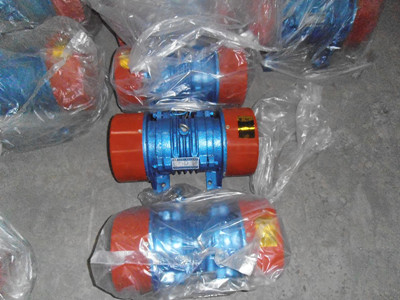 新鄉(xiāng)振動(dòng)電機(jī)型號(hào) 臥式振動(dòng)電機(jī)價(jià)格 振動(dòng)電機(jī)廠家