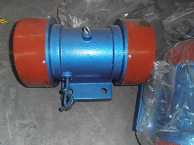 新鄉(xiāng)組合直線型臥式振動電機 JZO-1.5-2振動電機