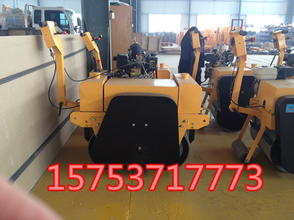 小型手扶式振動(dòng)壓路機(jī)品牌機(jī)報(bào)價(jià)