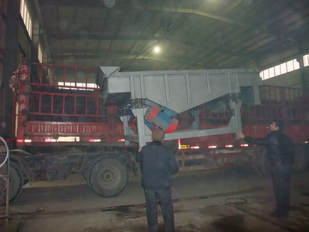 2035-2層直線(xiàn)振動(dòng)篩、石墨推薦直線(xiàn)振動(dòng)篩