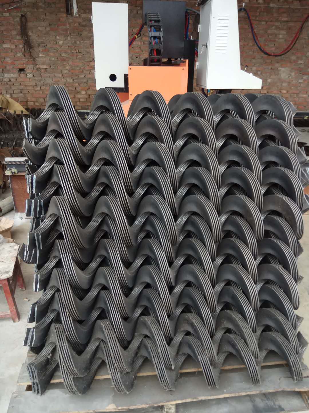    廠家直銷  專業(yè)生產 各種有軸.無軸提升機絞龍葉片   碳鋼.不銹鋼葉片  螺旋葉片  