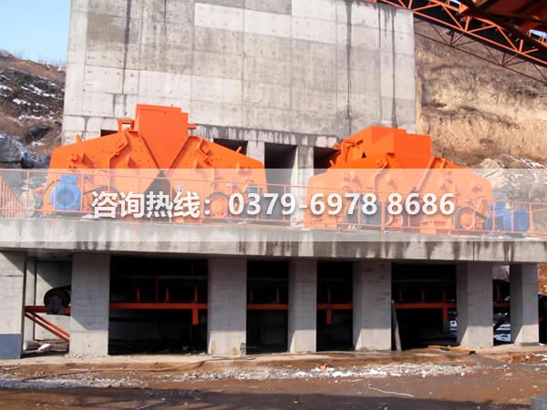 河南破碎機廠家供應(yīng)的石英砂反擊破產(chǎn)量、質(zhì)量兩不誤SYY