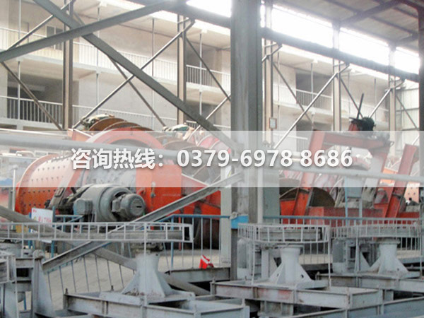 節(jié)能鐵礦球磨機(jī)干起活來(lái)真是牛!800噸鐵礦石山1天就消失