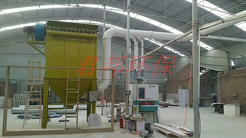 36袋倉頂除塵器維修量小，性能穩(wěn)定，運行可靠