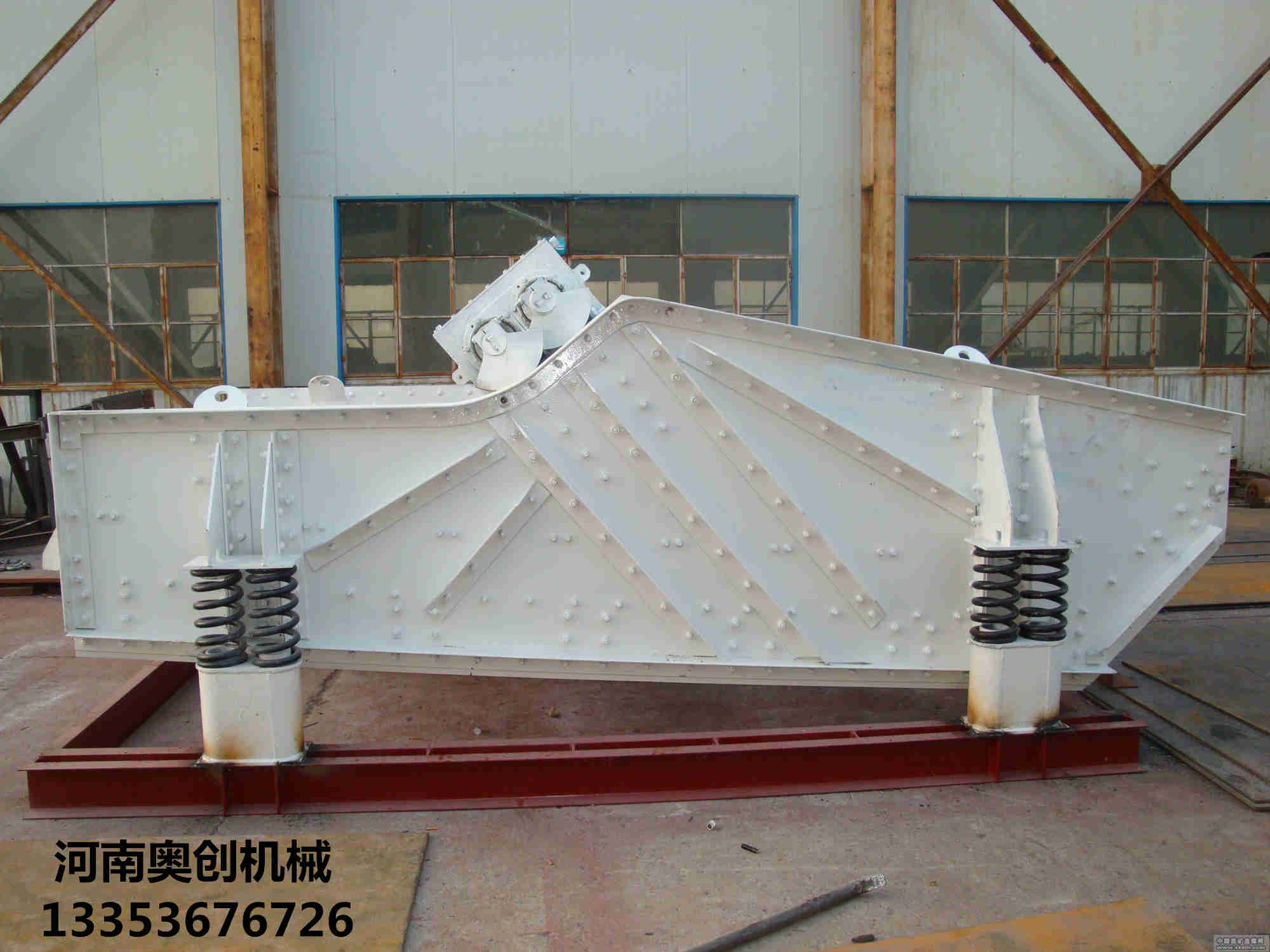 等厚振動篩-ZDS系列礦用等厚振動篩廠家直銷-價格選型參數(shù)型號