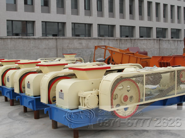 一小時產(chǎn)20噸05石子的雙輥破碎機怎么賣WYL78