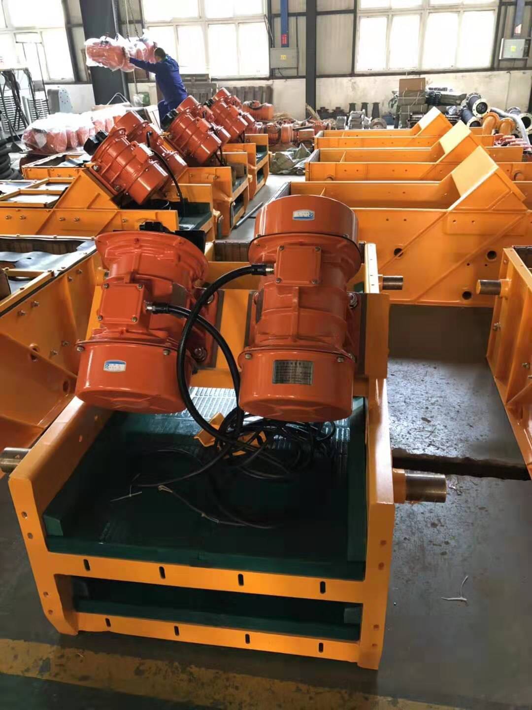 云南PT-MVE振動(dòng)電機(jī)對(duì)于振動(dòng)給料機(jī)來(lái)說(shuō)至關(guān)重要