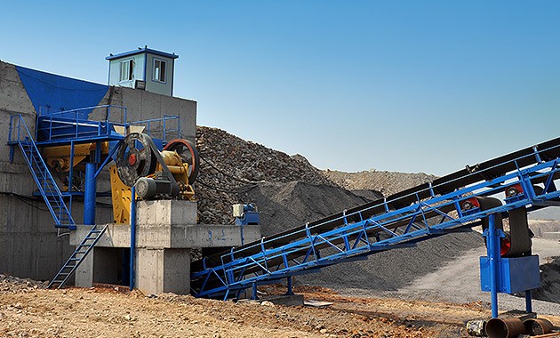 時產(chǎn)700-1000噸明礬石砂石料設(shè)備多少錢，花崗閃長巖液壓圓錐破碎機(jī)設(shè)備