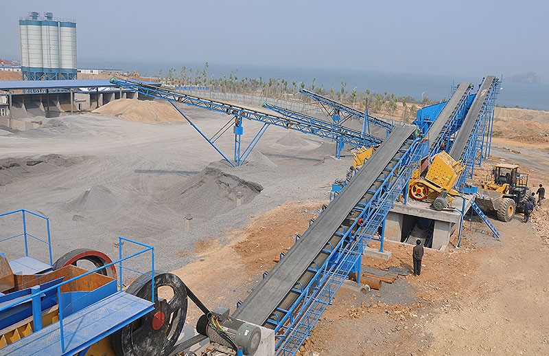 河卵石制砂生產(chǎn)線，河卵石碎石機器廠家報價