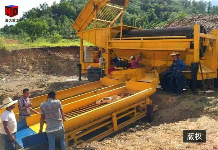 振動篩選金設(shè)備 配鼓動溜槽 小型移動淘金車選金設(shè)備