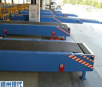 面粉廠皮帶輸送機(jī)，車站皮帶伸縮機(jī)，廠家現(xiàn)貨供應(yīng)