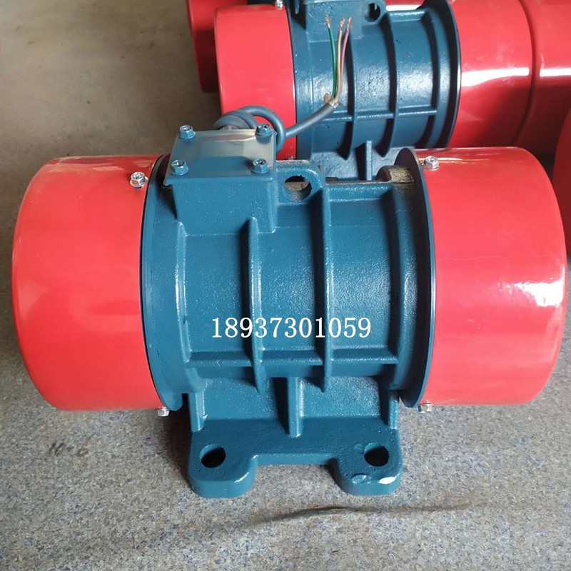 供應 YZD-10-4 振動電機 0.55KW 1500轉(zhuǎn) 振動給料機用 輕型振動篩 傾斜式料槽