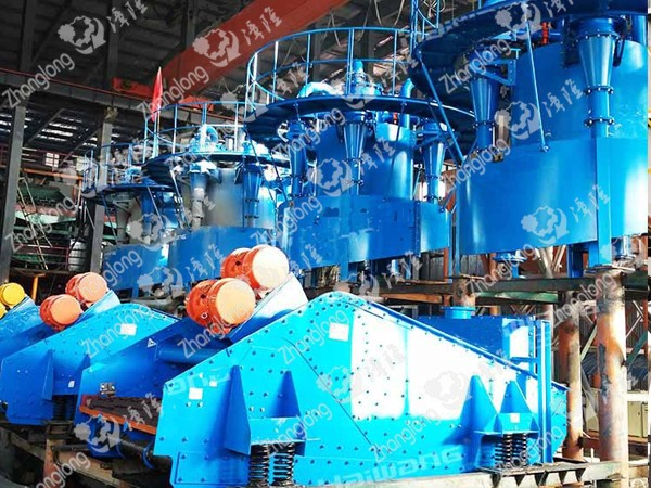 時產(chǎn)200噸振動脫水篩幫您快速好用、創(chuàng)造高效益