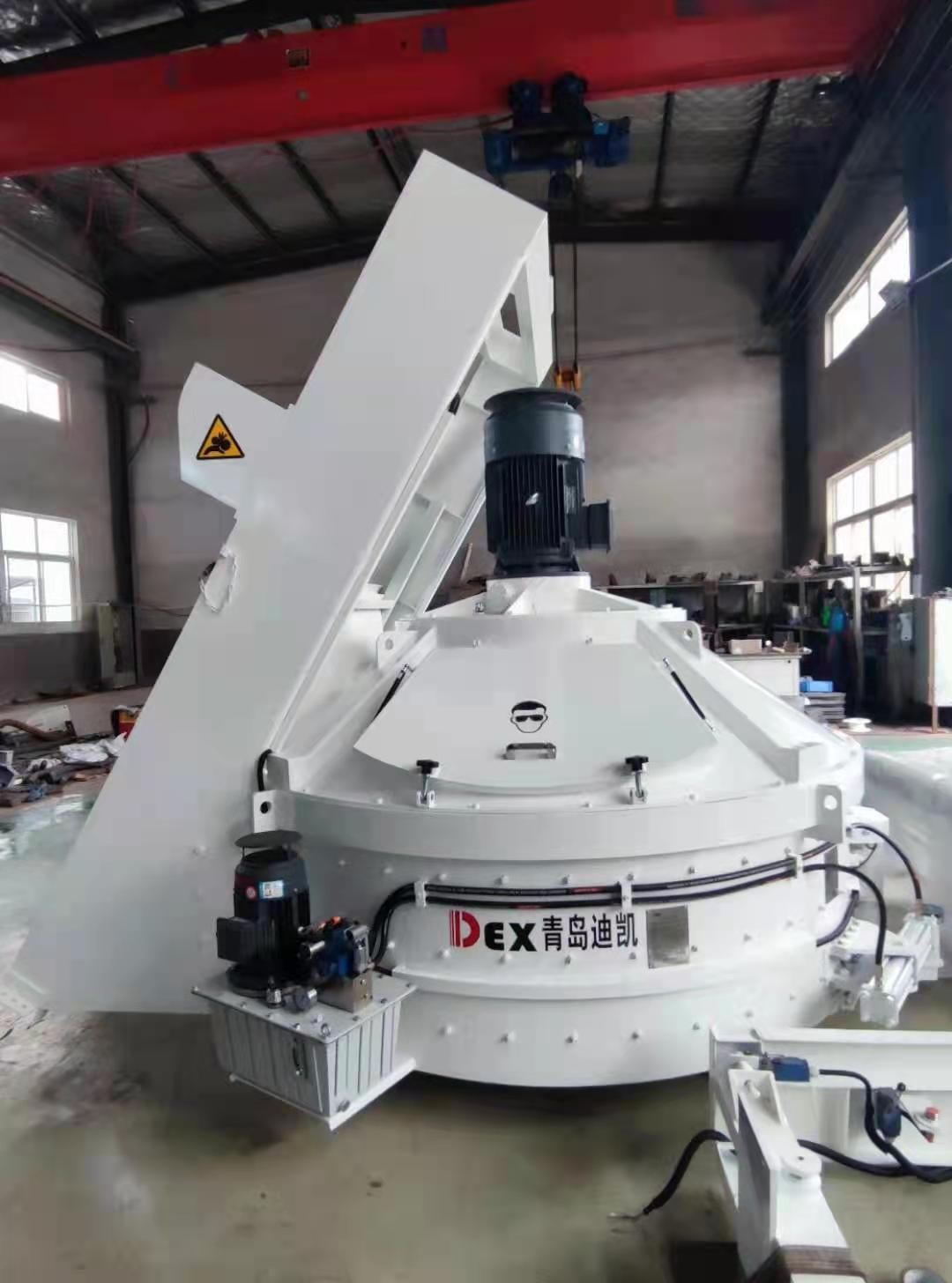 立軸混凝土攪拌機(jī)運(yùn)用智能科學(xué)生產(chǎn)技術(shù)加快行業(yè)現(xiàn)代化發(fā)展步伐！