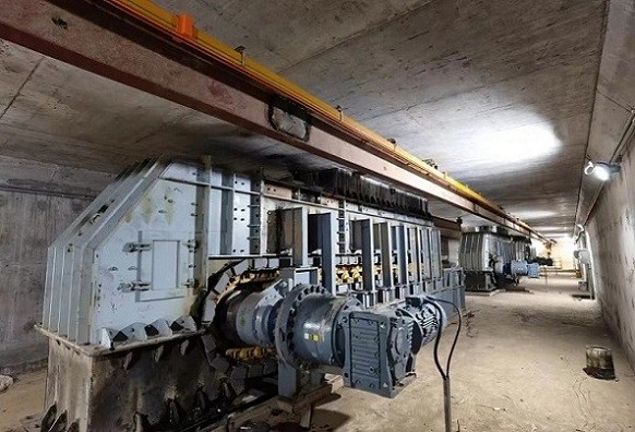  履帶移動(dòng)式堆料機(jī)產(chǎn)品結(jié)構(gòu)和技術(shù)說明			 