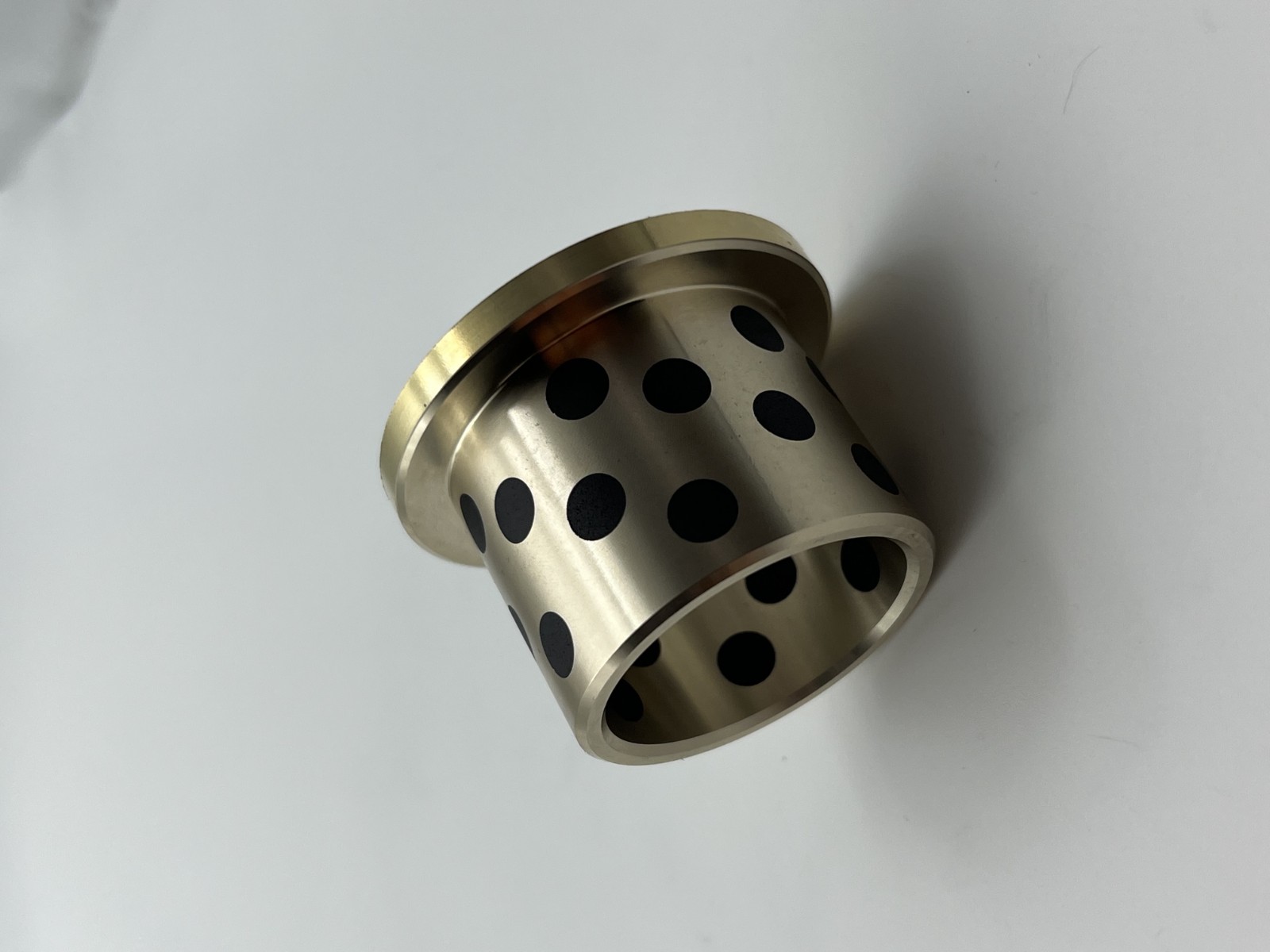 自潤(rùn)滑翻邊軸承