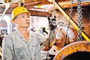 海南礦業(yè)股份有限公司&ldquo;全國(guó)五一勞動(dòng)獎(jiǎng)?wù)?rdquo;獲得者蔡少榮