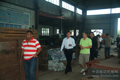 金特振動篩車間