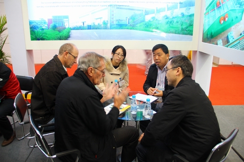 客戶交流破碎機(jī)產(chǎn)品信息