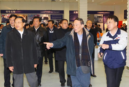 國務(wù)院副總理王岐山一行至沈陽北方重工集團(tuán)參觀視察