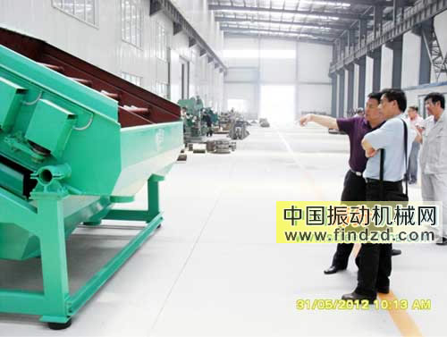 與會專家熱烈討論新產(chǎn)品技術(shù)特點(diǎn)和技術(shù)優(yōu)勢