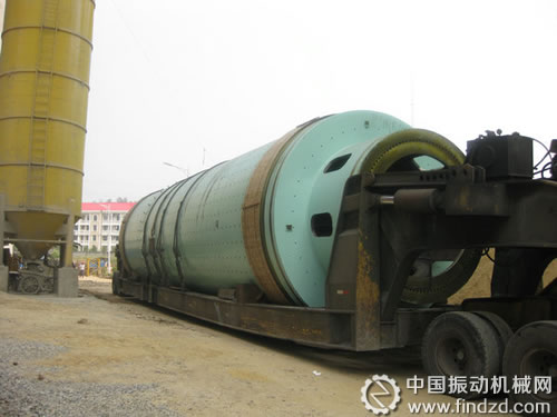 淮南海螺二期水泥粉磨工程首臺(tái)水泥磨機(jī)成功落磨