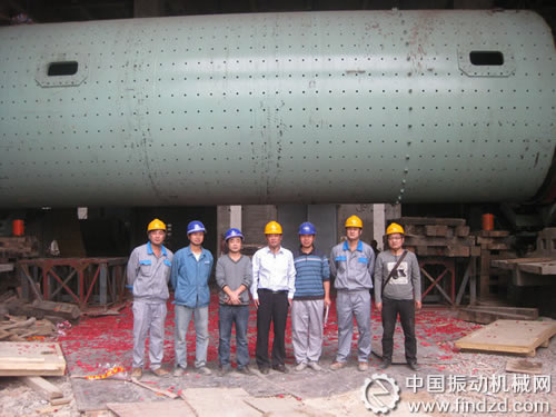 淮南海螺二期水泥粉磨工程首臺(tái)水泥磨機(jī)成功落磨