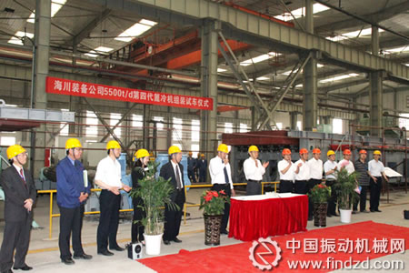 海川裝備公司生產(chǎn)車間組裝結(jié)束的第四代篦冷機(jī)