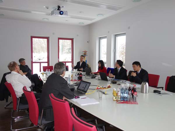 黑旋風(fēng)工程機(jī)械與德國(guó)AKW A+V公司洽談合資合作事項(xiàng)