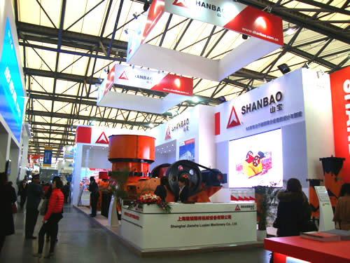 上海山寶破碎機亮相2012上海寶馬展