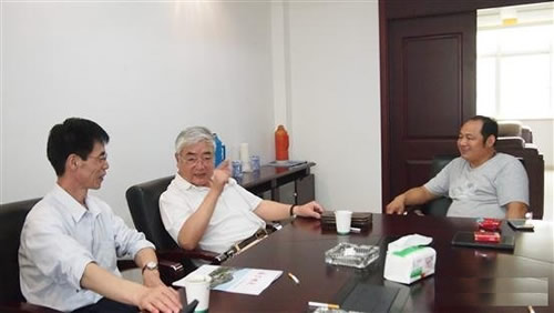 中國砂石協(xié)會胡幼奕會長一行走方湖州巨松礦業(yè)及浙江雙金機(jī)械集團(tuán)