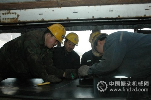 銅川礦業(yè)玉華煤礦選運(yùn)系統(tǒng)振動(dòng)篩