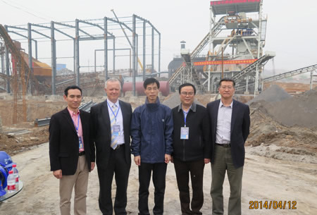 中國砂石協(xié)會領(lǐng)導(dǎo)現(xiàn)場合影