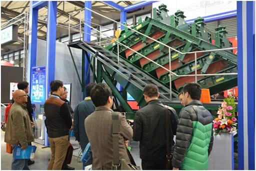 客戶咨詢五疊層高頻振動(dòng)細(xì)篩及耐磨防堵精細(xì)聚氨酯篩網(wǎng)