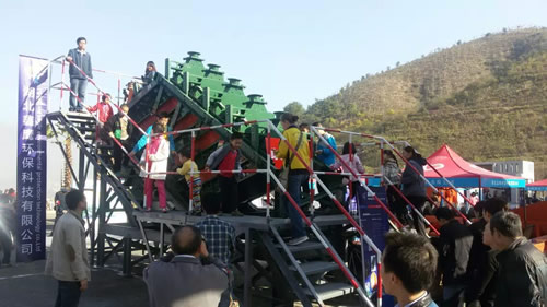 湖北鑫鷹環(huán)保科技股份有限公司HGZS-55-1007五疊層高頻振動(dòng)細(xì)篩