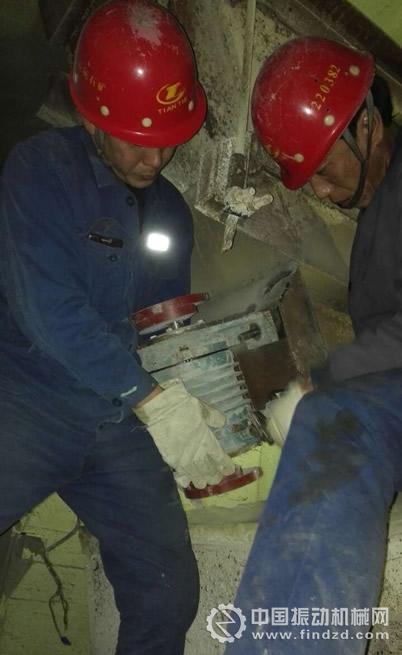 天鐵石灰石礦篩分系統(tǒng)潤(rùn)滑保養(yǎng)確保工作順利進(jìn)行