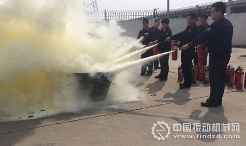 天津威德礦業(yè)設(shè)備公司開展消防演練