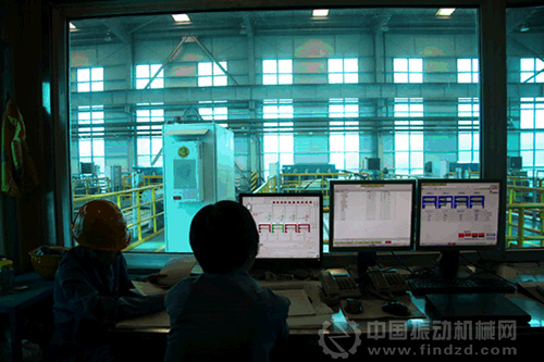 壓濾機車間現場僅需2名工作人員在控制室內值班。 