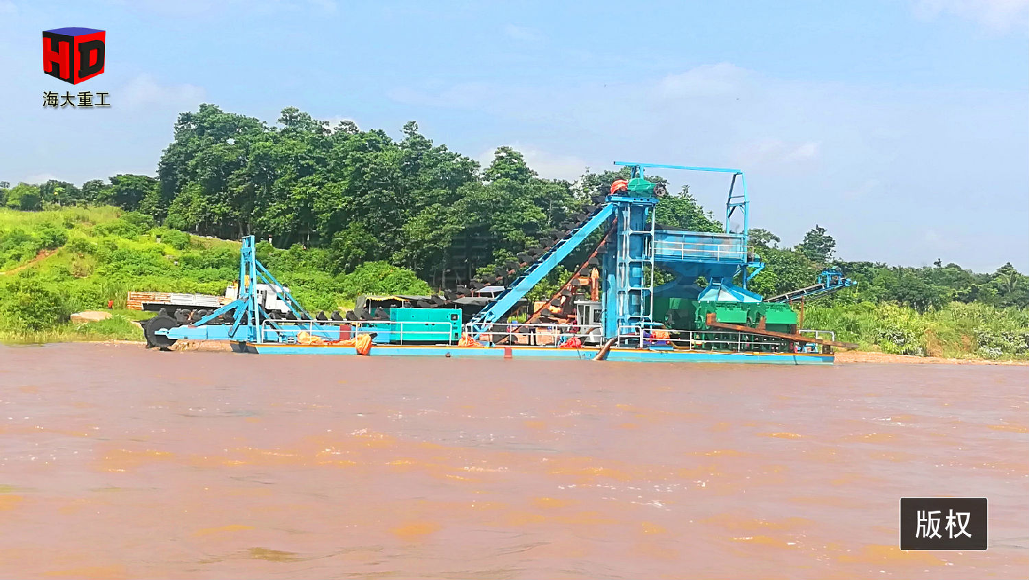 1剛果金淘金船 (3).jpg