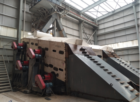 圖為威猛復(fù)頻篩-XC在某鋼廠使用現(xiàn)場